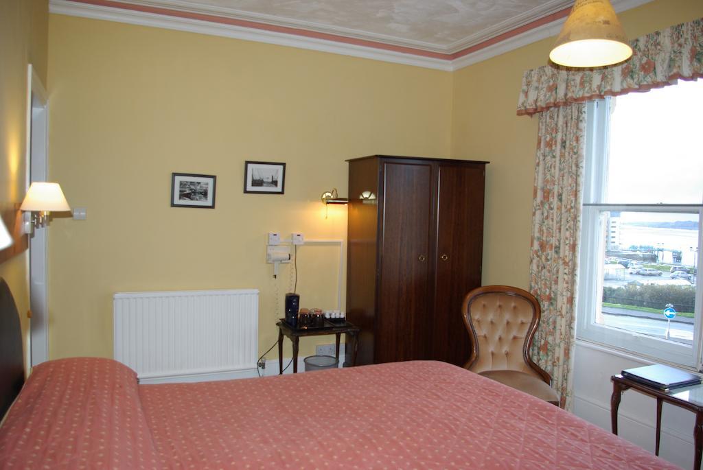 Menai Bank Hotel Caernarfon Szoba fotó